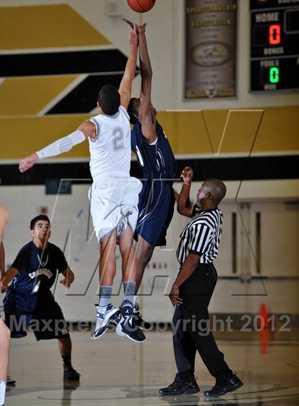 Thumbnail 2 in San Marcos vs. Mater Dei (Eagle Invitational) photogallery.