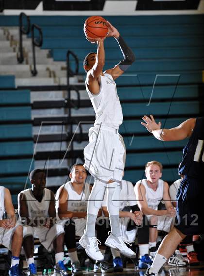 Thumbnail 3 in San Marcos vs. Mater Dei (Eagle Invitational) photogallery.