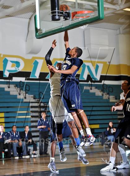 Thumbnail 2 in San Marcos vs. Mater Dei (Eagle Invitational) photogallery.