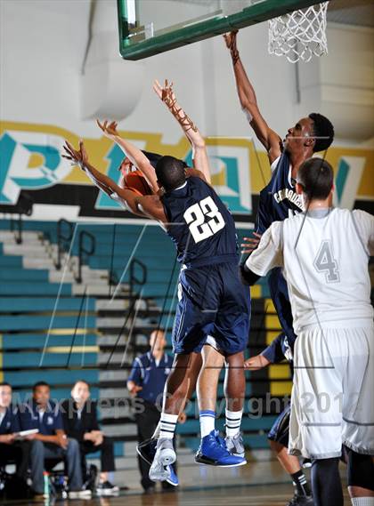 Thumbnail 1 in San Marcos vs. Mater Dei (Eagle Invitational) photogallery.