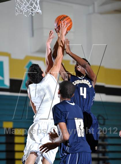 Thumbnail 3 in San Marcos vs. Mater Dei (Eagle Invitational) photogallery.