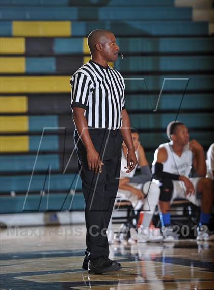 Thumbnail 1 in San Marcos vs. Mater Dei (Eagle Invitational) photogallery.