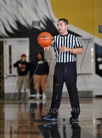 Thumbnail 3 in San Marcos vs. Mater Dei (Eagle Invitational) photogallery.