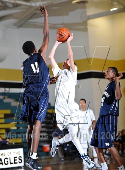 Thumbnail 2 in San Marcos vs. Mater Dei (Eagle Invitational) photogallery.