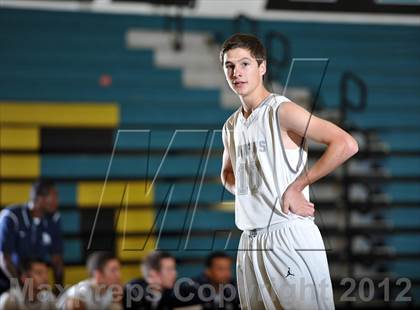 Thumbnail 2 in San Marcos vs. Mater Dei (Eagle Invitational) photogallery.