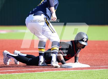 Thumbnail 3 in Lovejoy vs. Highland Park photogallery.
