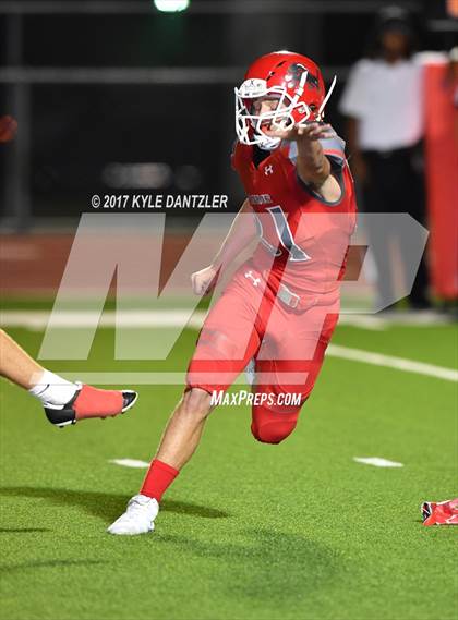 Thumbnail 1 in Holliday @ Ponder photogallery.