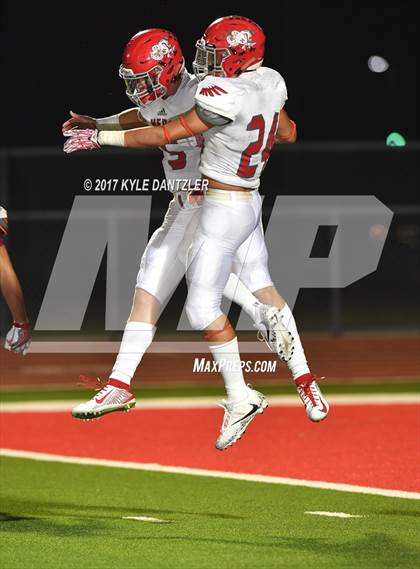 Thumbnail 3 in Holliday @ Ponder photogallery.