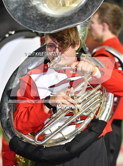 Thumbnail 3 in Holliday @ Ponder photogallery.