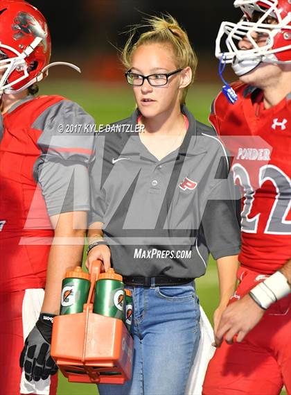 Thumbnail 3 in Holliday @ Ponder photogallery.