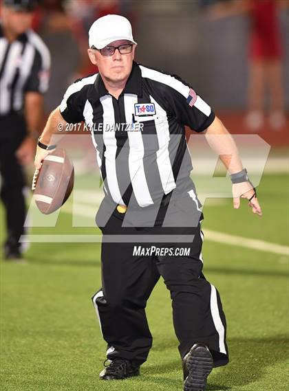 Thumbnail 3 in Holliday @ Ponder photogallery.