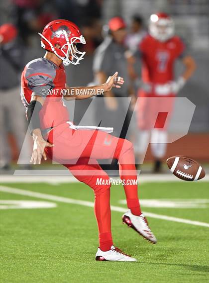 Thumbnail 3 in Holliday @ Ponder photogallery.