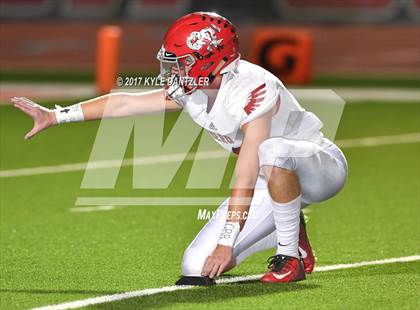 Thumbnail 1 in Holliday @ Ponder photogallery.