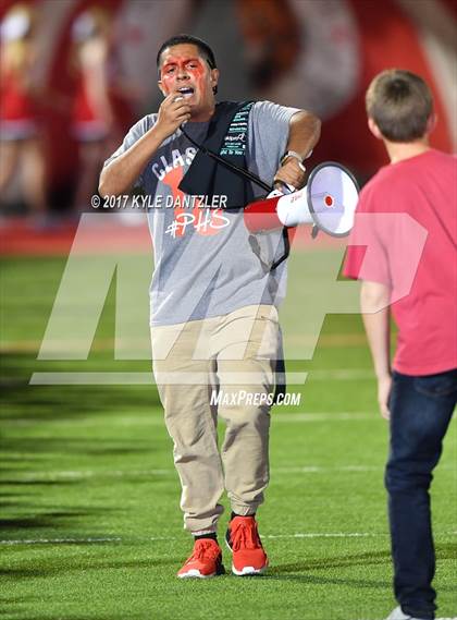 Thumbnail 2 in Holliday @ Ponder photogallery.