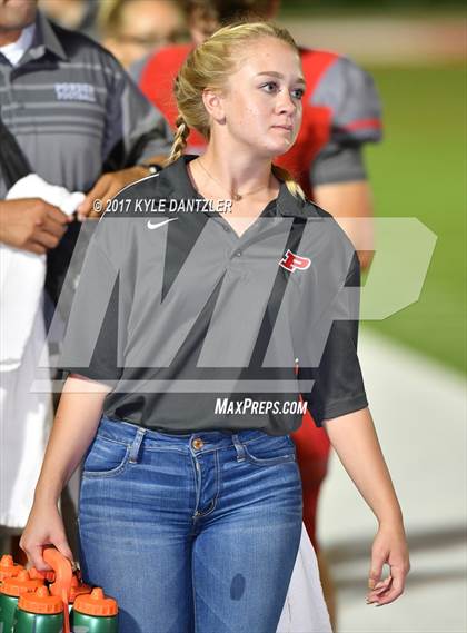 Thumbnail 2 in Holliday @ Ponder photogallery.