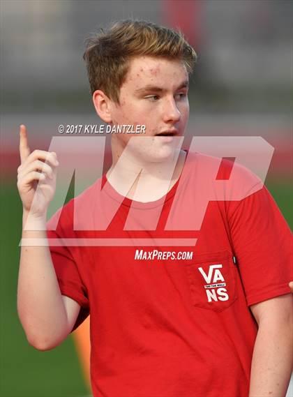 Thumbnail 1 in Holliday @ Ponder photogallery.