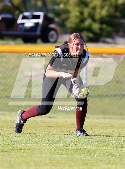 Thumbnail 2 in Dixon @ Croatan photogallery.