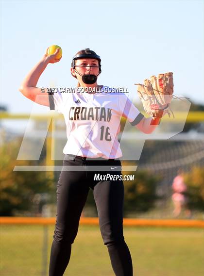 Thumbnail 1 in Dixon @ Croatan photogallery.