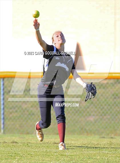 Thumbnail 1 in Dixon @ Croatan photogallery.