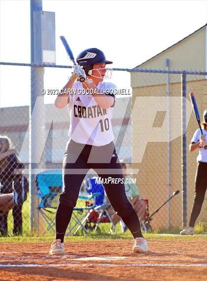 Thumbnail 1 in Dixon @ Croatan photogallery.