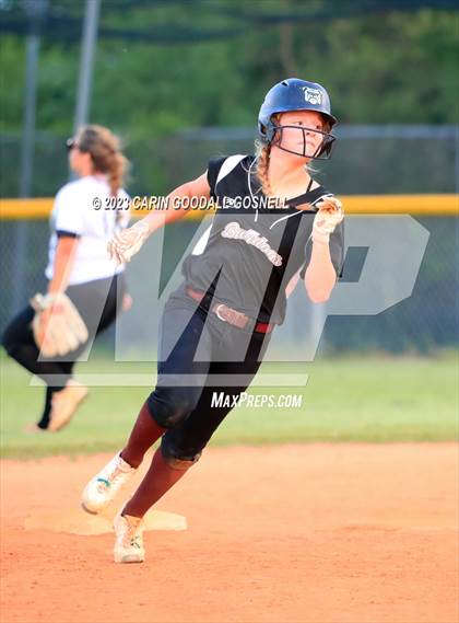 Thumbnail 3 in Dixon @ Croatan photogallery.