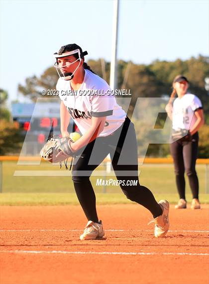 Thumbnail 1 in Dixon @ Croatan photogallery.