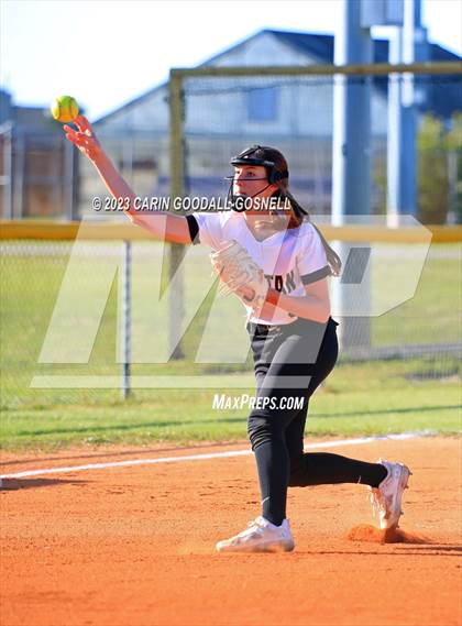 Thumbnail 3 in Dixon @ Croatan photogallery.