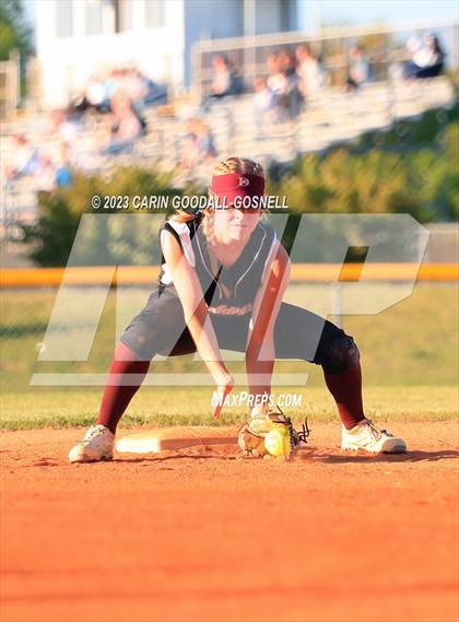 Thumbnail 2 in Dixon @ Croatan photogallery.