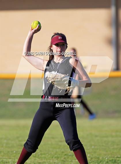Thumbnail 2 in Dixon @ Croatan photogallery.
