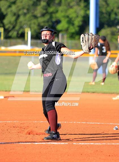Thumbnail 2 in Dixon @ Croatan photogallery.