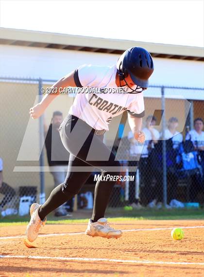 Thumbnail 2 in Dixon @ Croatan photogallery.