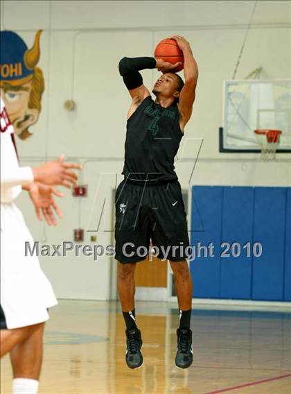 Thumbnail 3 in Lincoln SD vs. Centennial-Corona (The Tournament) photogallery.
