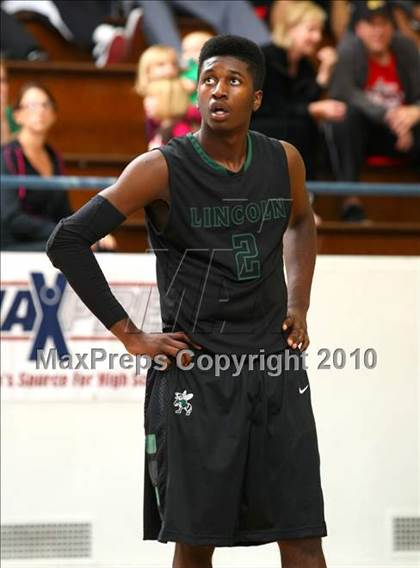 Thumbnail 2 in Lincoln SD vs. Centennial-Corona (The Tournament) photogallery.