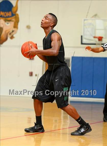 Thumbnail 2 in Lincoln SD vs. Centennial-Corona (The Tournament) photogallery.