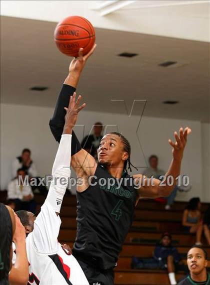 Thumbnail 2 in Lincoln SD vs. Centennial-Corona (The Tournament) photogallery.