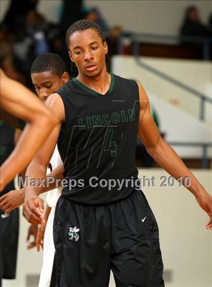 Thumbnail 2 in Lincoln SD vs. Centennial-Corona (The Tournament) photogallery.
