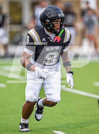 Thumbnail 3 in Kingwood Park vs. Galena Park (Scrimmage) photogallery.
