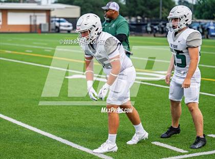 Thumbnail 2 in Kingwood Park vs. Galena Park (Scrimmage) photogallery.