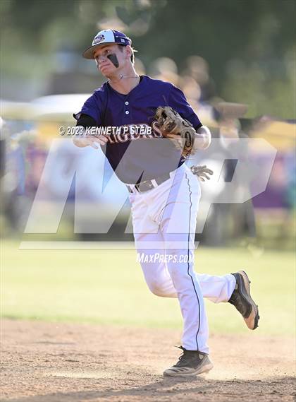 Thumbnail 2 in Bourgeois @ Thibodaux photogallery.
