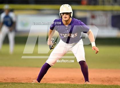 Thumbnail 3 in Bourgeois @ Thibodaux photogallery.
