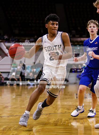 Thumbnail 2 in Longmont vs. Pueblo South (CHSAA 4A Final Four) photogallery.