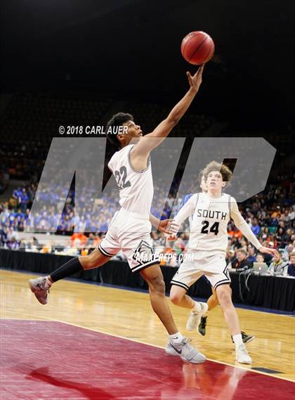 Thumbnail 2 in Longmont vs. Pueblo South (CHSAA 4A Final Four) photogallery.