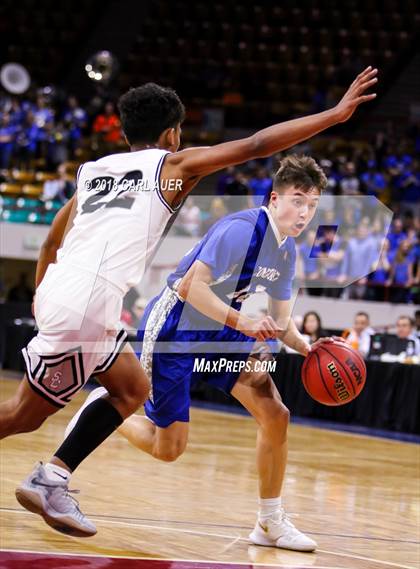 Thumbnail 2 in Longmont vs. Pueblo South (CHSAA 4A Final Four) photogallery.