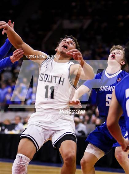 Thumbnail 1 in Longmont vs. Pueblo South (CHSAA 4A Final Four) photogallery.