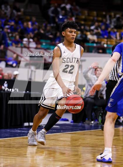 Thumbnail 2 in Longmont vs. Pueblo South (CHSAA 4A Final Four) photogallery.