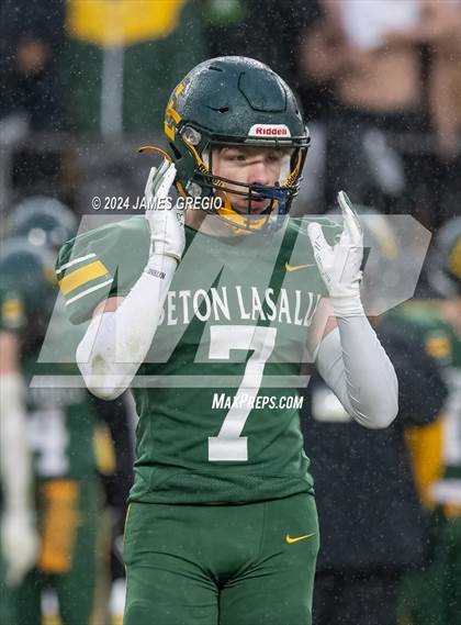 Thumbnail 3 in Seton LaSalle vs. South Park (WPIAL 2A Quarterfinal) photogallery.
