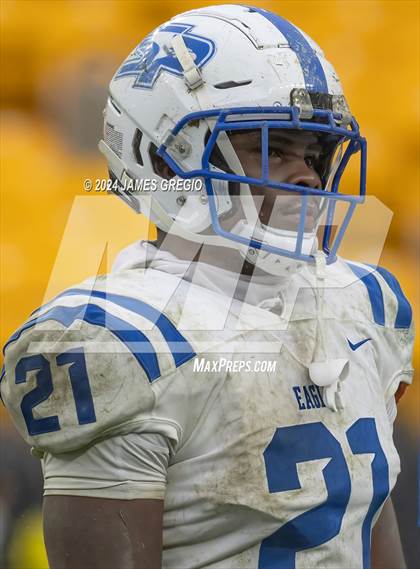 Thumbnail 3 in Seton LaSalle vs. South Park (WPIAL 2A Quarterfinal) photogallery.