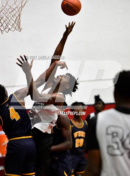 Thumbnail 1 in West Oaks Academy vs Winter Haven (Oldsmar Preseason Classic) photogallery.