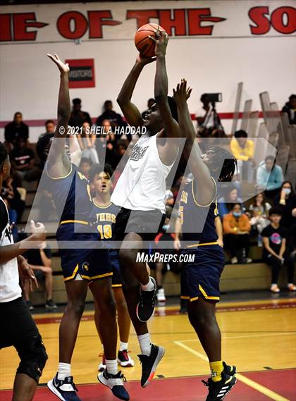 Thumbnail 3 in West Oaks Academy vs Winter Haven (Oldsmar Preseason Classic) photogallery.