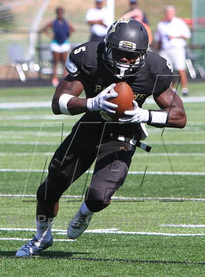 Thumbnail 1 in Gilman @ Paramus Catholic (I-95 New Jersey Football Classic) photogallery.